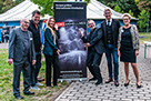 von links nach  rechts: Dr. Herbert Knorr, Tim Bergmann, Katrine Engberg, Craig Russel, Dominik Raacke, Sigrun Krauß.